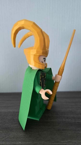 Колекційна друкована фігурка Локі (Loki) у стилі LEGO з мечем для фанатів Marvel. Aivory id_17410 фото