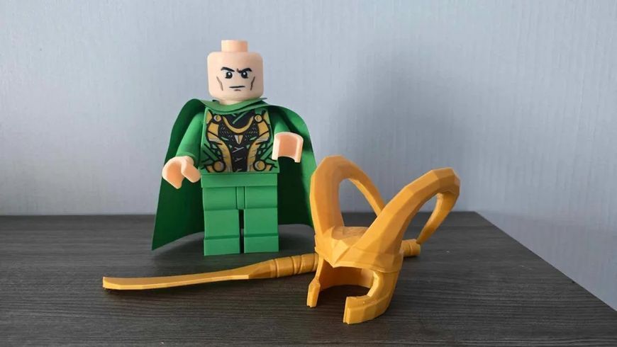 Колекційна друкована фігурка Локі (Loki) у стилі LEGO з мечем для фанатів Marvel. Aivory id_17410 фото