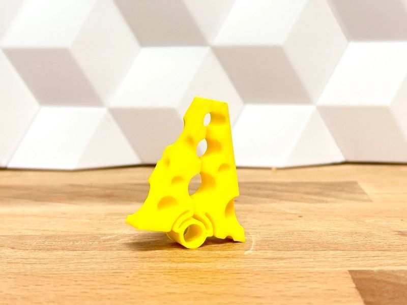 "Tiny Cheese Clip" &mdash; надзвичайно кумедний, практичний і незамінний аксесуар для кухні, натхненний любов&rsquo;ю до сиру і турботою про свіжість продуктів. Aivory id_12704 фото