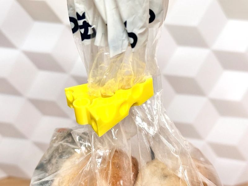 "Tiny Cheese Clip" &mdash; надзвичайно кумедний, практичний і незамінний аксесуар для кухні, натхненний любов&rsquo;ю до сиру і турботою про свіжість продуктів. Aivory id_12704 фото