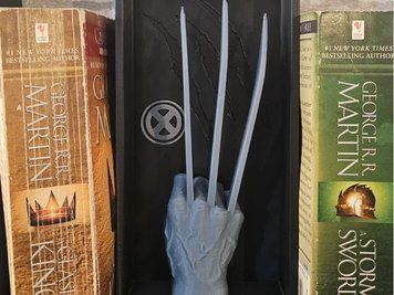Брутальний Тримач для Книг "Кігті Росомахи" &ndash; Легендарний X-Men Декор | Book Nook. Aivory id_13017 фото