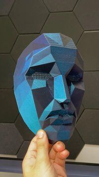Полігональна маска Ведучого з Гри в Кальмара. Aivory id_15445 фото