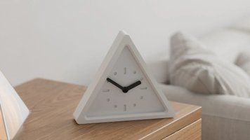 Настільний годинник &laquo;Трикутник часу&raquo;. Aivory id_12678 фото