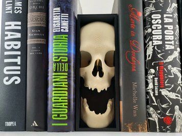 "Alas, Poor Yorick!": Атмосферний Череп-Декор для Книжкової Полиці (Book Nook) | Готичний Стиль | Зроблено в Україні. Aivory id_12988 фото