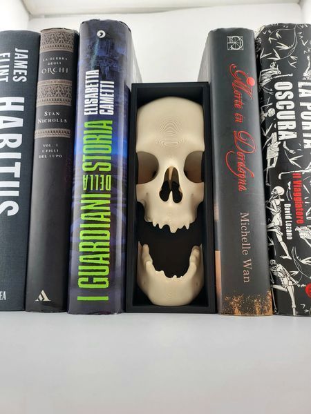 "Alas, Poor Yorick!": Атмосферний Череп-Декор для Книжкової Полиці (Book Nook) | Готичний Стиль | Зроблено в Україні. Aivory id_12988 фото